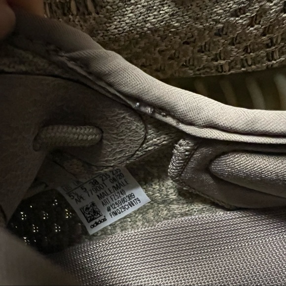 Yeezy 350 V2 Sand Taupe - Picture 7 of 8